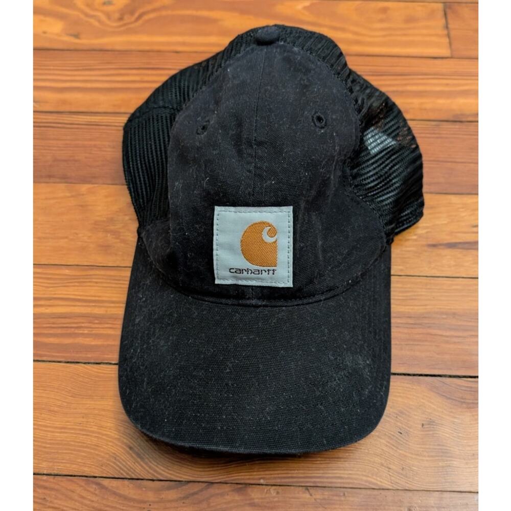 Carhartt Black Mens Trucker Hat in good condition,